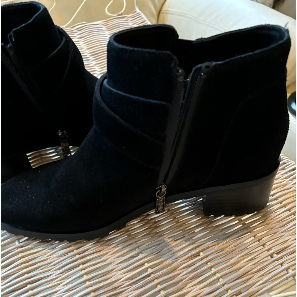 SALE!!! BLONDO suede bootie - Picture 2 of 7